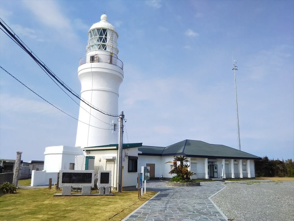 静岡県の御前崎灯台へ…綺麗な設備だけど人は少ない