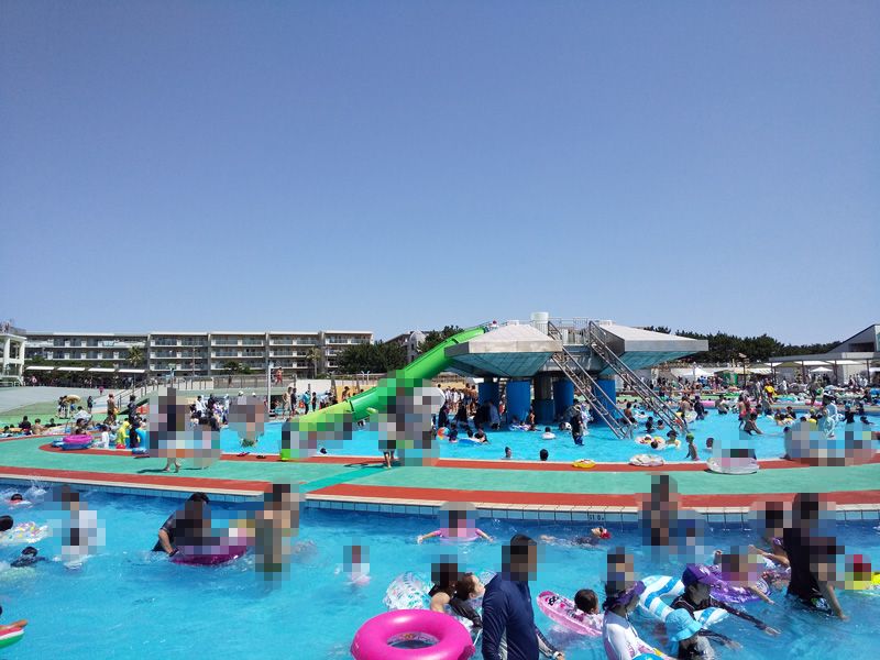 辻堂海浜公園プールへ、駐車場は満車で水温は36℃…
